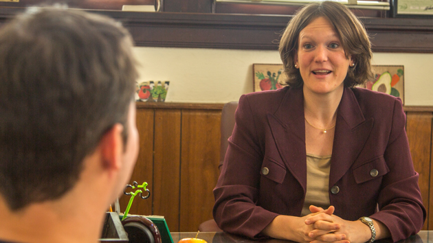 What Colors To Wear To An Interview